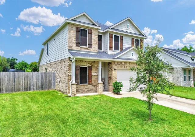 Homes for sale in West Columbia, TX | 2423 Ridgewood Dr, West Columbia, TX 77486 | MLS# 89438469