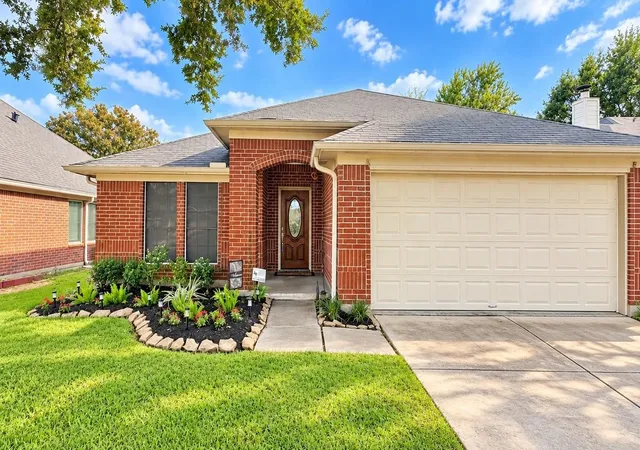Photo 1 of Single family home for sale at 1619 Bonnie Lea Ln, Fresno, TX 77545 | MLS# 80894059 | Listing updated on 2026-09-28