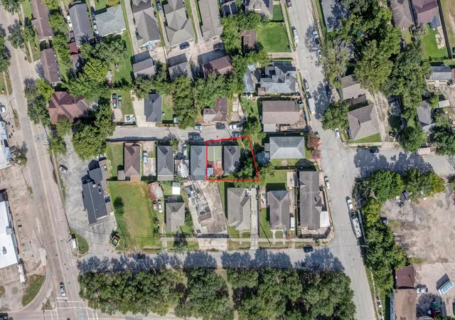 3rd image of 4 Canal Ct, Houston, TX 77011 | MLS# 29677255