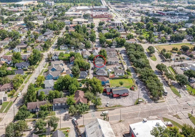 5th image of 4 Canal Ct, Houston, TX 77011 | MLS# 29677255