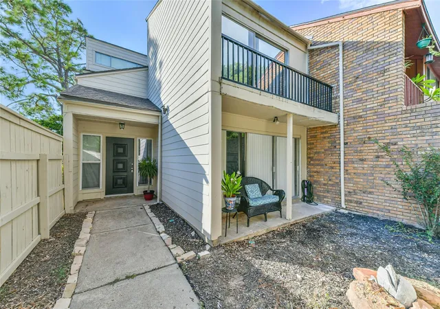 Photo 1 of Townhouse for sale at 68 Chervil Common, Lake Jackson, TX 77566 | MLS# 45989275 | Listing updated on 2026-09-16