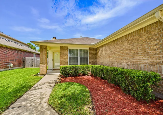 2nd image of 806 Rocky Rose Ct, La Marque, TX 77568 | MLS# 10003188