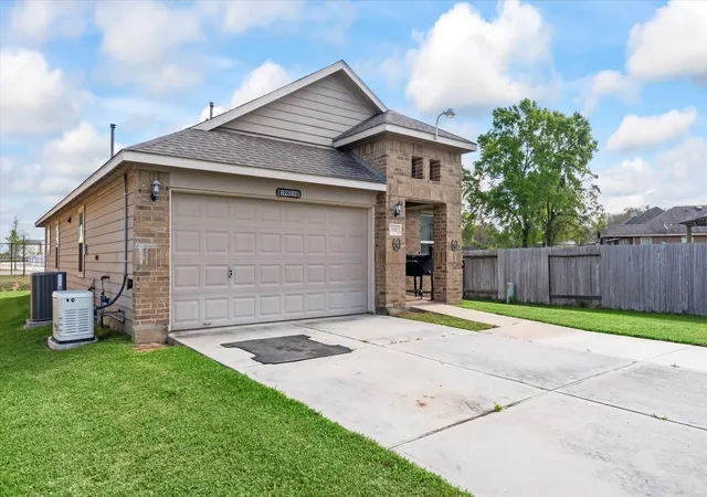 2nd image of 31702 Ironwood Dr, Waller, TX 77484 | MLS# 69137612
