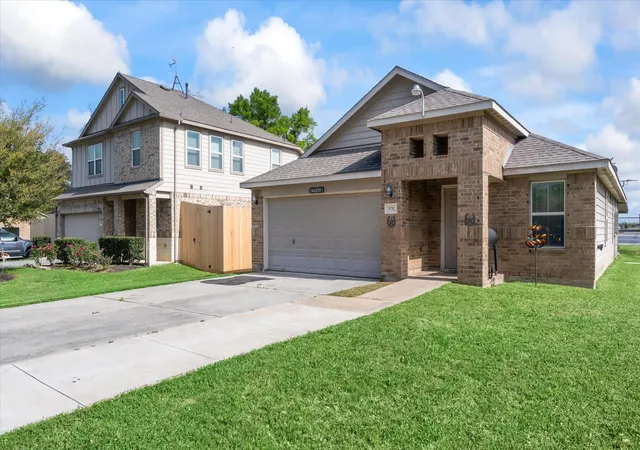 3rd image of 31702 Ironwood Dr, Waller, TX 77484 | MLS# 69137612