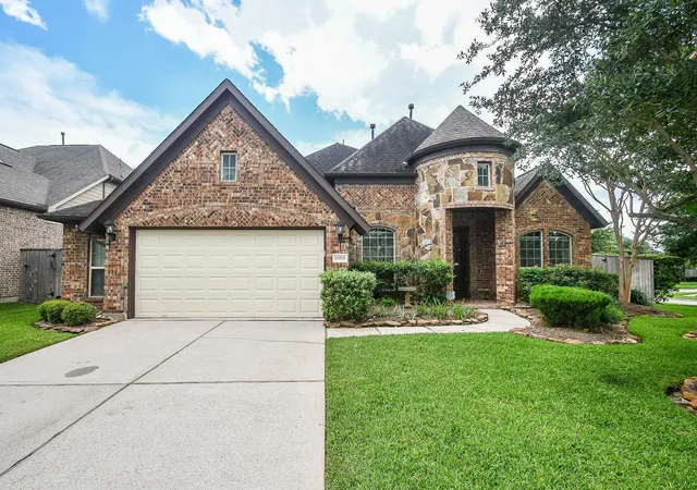 Photo 2 of Single family home for sale at 13515 Ambler Springs Dr, Tomball, TX 77377 | MLS# 56309092 | Listing updated on 2026-08-30