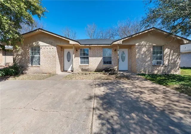2nd image of 1137 1139 Georgia St, College Station, TX 77840 | MLS# 92850280