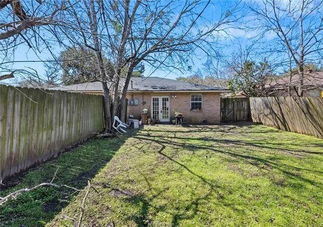 Listing Photo 4 - Condo for sale in building located at 1137-1139 Georgia St, College Station, TX 77840