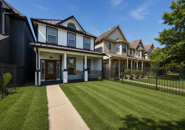 Photo 1 of Single family home for sale at 741 W 20th St, Houston, TX 77008 | MLS# 48547174 | Listing updated on 2026-09-19