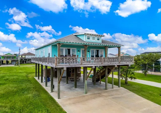 Photo 3 of Single family home for sale at 879 Wommack, Crystal Beach, TX 77650 | MLS# 10514066 | Listing updated on 2026-09-17