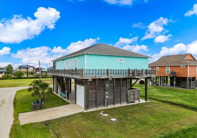 Photo 3 of Single family home for sale at 879 Wommack, Crystal Beach, TX 77650 | MLS# 10514066 | Listing updated on 2026-09-17