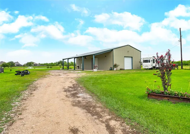 Photo 3 of Single family home for sale at 10110 County Rd 67, Manvel, TX 77578 | MLS# 87843298 | Listing updated on 2026-07-27