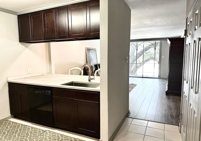 1st image of 3300 Yorktown St #22, Houston, TX 77056 | MLS# 38950565