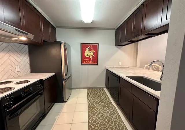 3rd image of 3300 Yorktown St #22, Houston, TX 77056 | MLS# 38950565