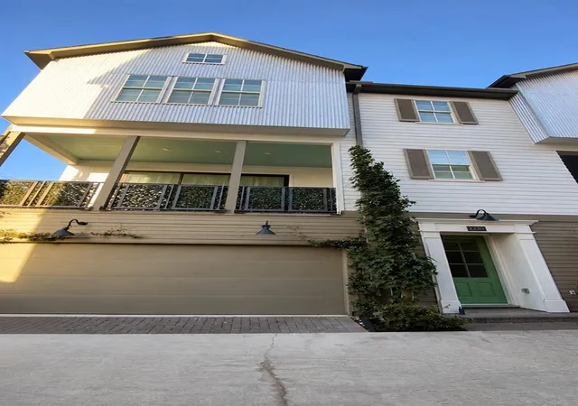3rd image of 2230 Lou Ellen Ln #D, Houston, TX 77018 | MLS# 58778708