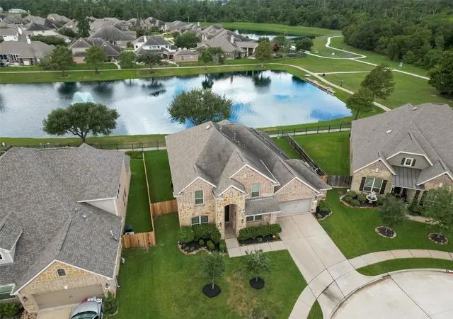Photo 3 of Sale Pending at 22907 Laburname Ct, Tomball, TX 77375 | MLS# 53375706 | Listing updated on 2026-08-31