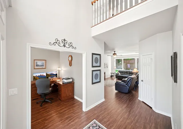 Photo 4 of Sale Pending at 1014 Pinewood Ln, Seabrook, TX 77586 | MLS# 60748117 | Listing updated on 2026-09-17