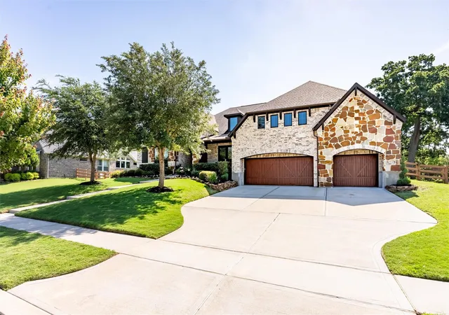 Photo 3 of Mansion for sale at 8526 Blue Ridge Trl, Richmond, TX 77406 | MLS# 8874309 | Listing updated on 2026-08-10
