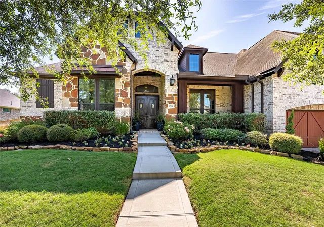Photo 4 of Single family home for sale at 8526 Blue Ridge Trl, Richmond, TX 77406 | MLS# 8874309 | Listing updated on 2026-08-10