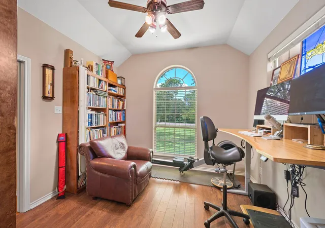 4th image of 4960 Drake Dr, College Station, TX 77845 | MLS# 80925422
