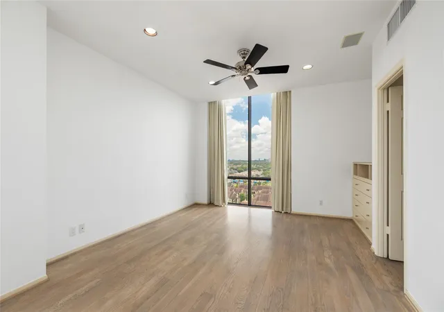 Photo 3 of Condo for sale at 1111 Bering Dr #1202, Houston, TX 77057 | MLS# 49298490 | Listing updated on 2026-08-24