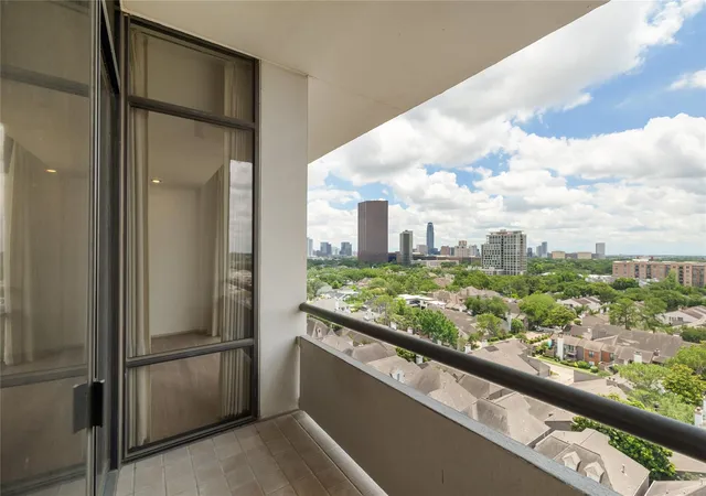 Photo 4 of Condo for sale at 1111 Bering Dr #1202, Houston, TX 77057 | MLS# 49298490 | Listing updated on 2026-08-24