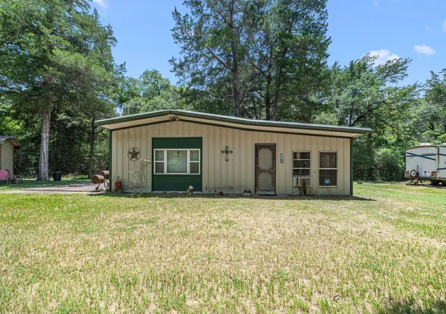 Homes for sale in New Ulm, TX | 1084 Beech Crest Dr, New Ulm, TX 78950 | MLS# 50495214