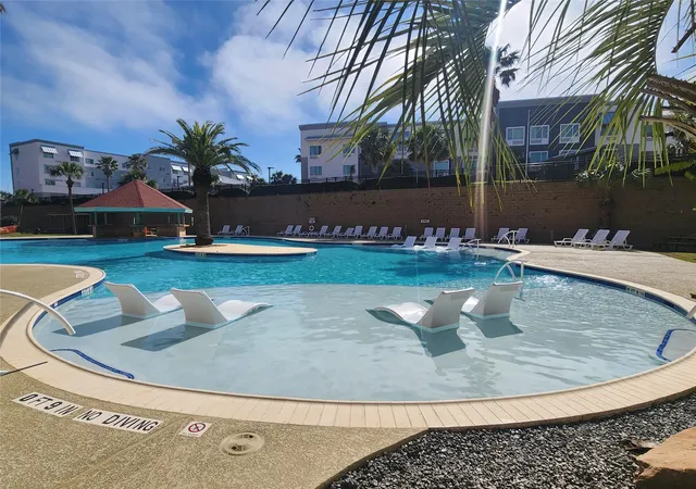 3rd image of 9520 Seawall Blvd, Galveston, TX 77554
