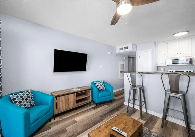 5th image of 9520 Seawall Blvd, Galveston, TX 77554