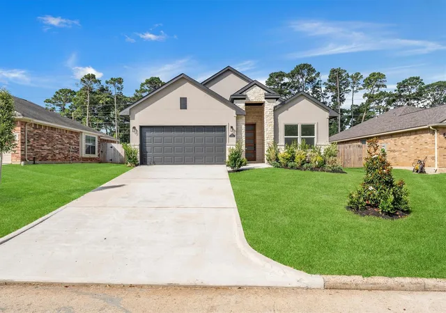 Photo 2 of Single family home for sale at 13405 Raintree Dr, Montgomery, TX 77356 | MLS# 7625417 | Listing updated on 2026-06-23