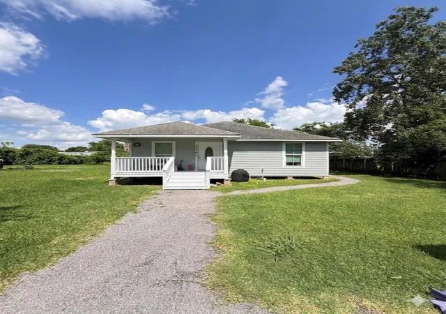 1st image of 311 S 3rd St, Highlands, TX 77562 | MLS# 21310897