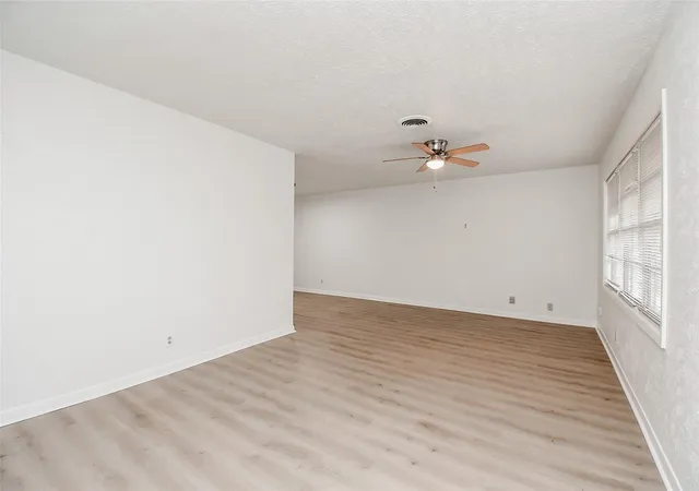 5th image of 731 Dunwick Ln, Pasadena, TX 77502 | MLS# 86915015