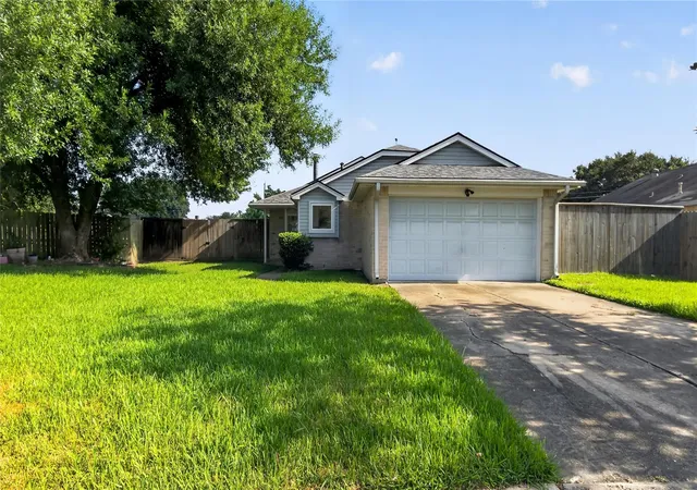 2nd image of 14138 Clover Point Dr, Sugar Land, TX 77498 | MLS# 32065509