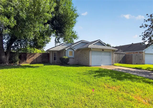 3rd image of 14138 Clover Point Dr, Sugar Land, TX 77498 | MLS# 32065509