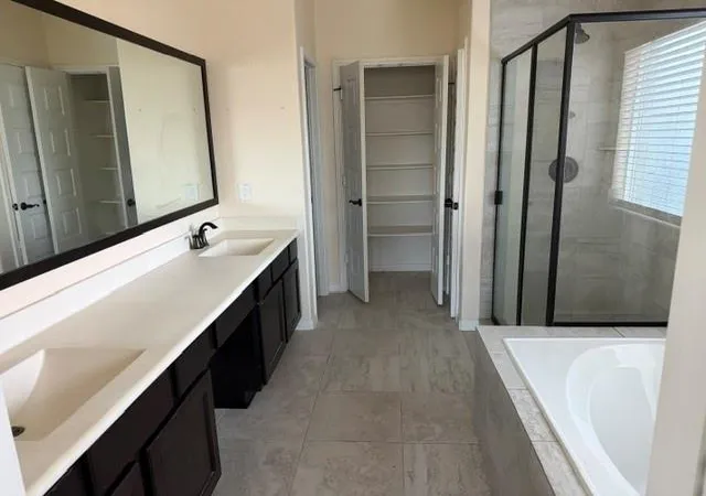 Photo 4 of Single family home for sale at 214 San Bernard Dr, Baytown, TX 77523 | MLS# 10721890 | Listing updated on 2026-09-17