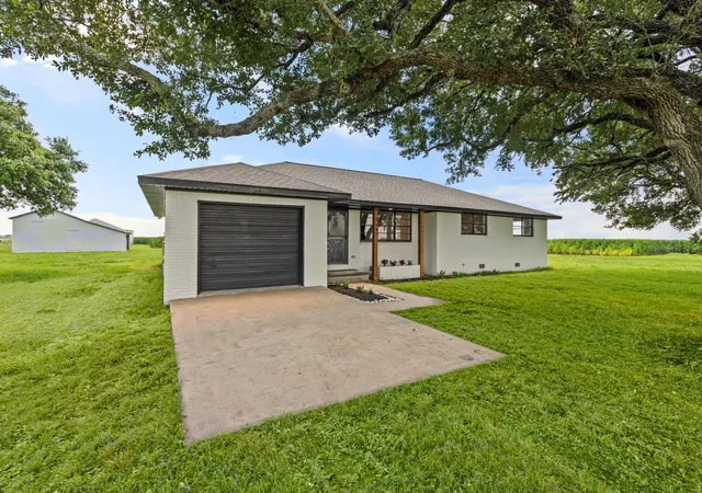 Homes for sale in Wallis, TX | 2606 Long Ln, Wallis, TX 77485 | MLS# 5821272