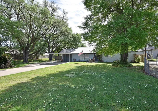 Photo 4 of Single family home for sale at 22118 Hufsmith Kohrville Rd, Tomball, TX 77375 | MLS# 42836858 | Listing updated on 2026-08-18