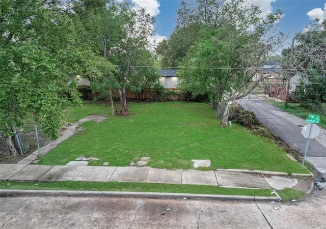 Photo 3 of Land for sale at 3350 Holman St, Houston, TX 77004 | MLS# 52254566 | Listing updated on 2026-01-19