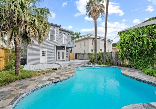 Photo 1 of Single family home for sale at 220 Marshall St, Houston, TX 77006 | MLS# 28409158 | Listing updated on 2026-09-14