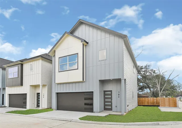 1st image of 704 Savonna, Houston, TX 77076 | MLS# 46825919