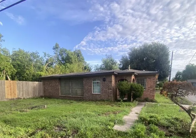 4th image of 4419 Quitman St, Houston, TX 77026 | MLS# 85721916