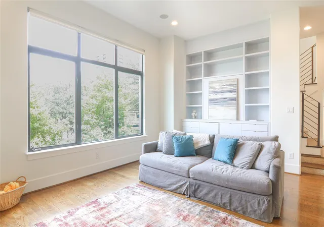 Photo 4 of Single family home for sale at 1110 Autrey St #C, Houston, TX 77006 | MLS# 95413329 | Listing updated on 2026-09-05