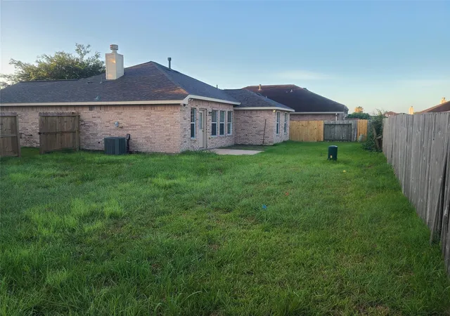 Photo 3 of Single family home for sale at 113 Laurel Meadow Ct, La Marque, TX 77568 | MLS# 19261402 | Listing updated on 2026-06-06