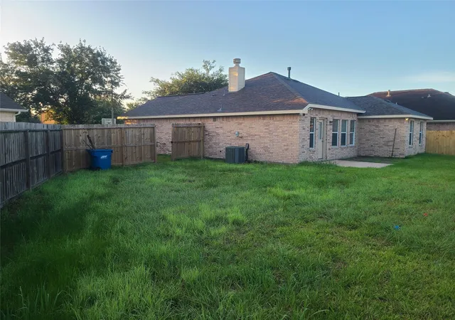 Photo 3 of Single family home for sale at 113 Laurel Meadow Ct, La Marque, TX 77568 | MLS# 19261402 | Listing updated on 2026-06-06