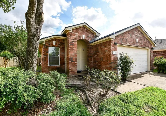 Photo 3 of Single family home for sale at 15607 Barber Grv Ln, Houston, TX 77095 | MLS# 90843568 | Listing updated on 2026-09-19