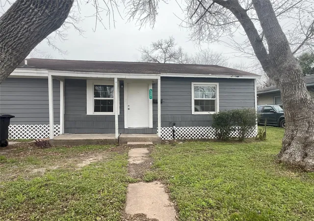 Photo 1 of Multi family home for sale at 5301 Higgins St, Houston, TX 77033 | MLS# 3169475 | Listing updated on 2026-08-27