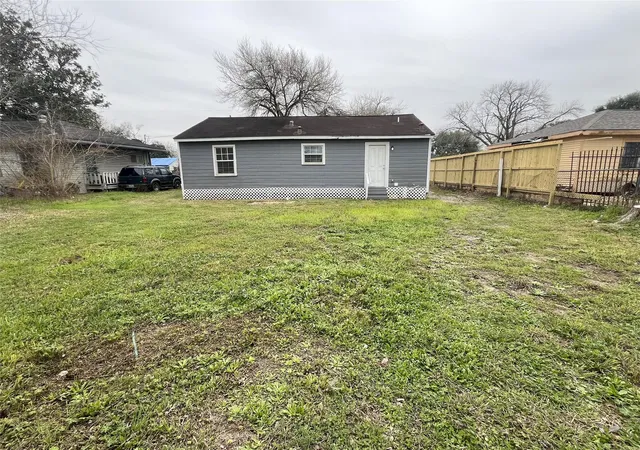 Photo 3 of Multi family home for sale at 5301 Higgins St, Houston, TX 77033 | MLS# 3169475 | Listing updated on 2026-08-27