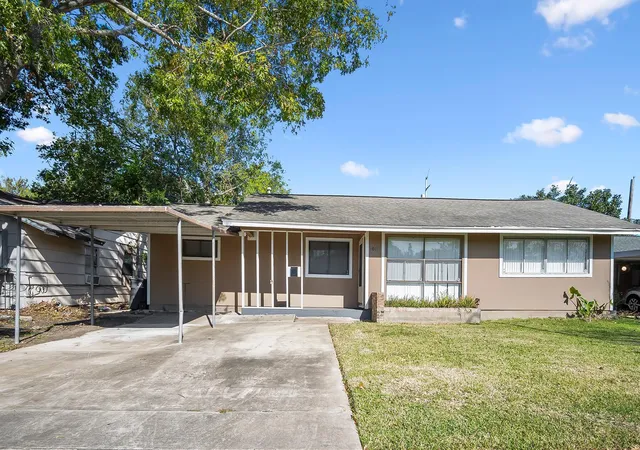 Photo 3 of Single family home for sale at 1011 Marleen St, Houston, TX 77034 | MLS# 12453349 | Listing updated on 2026-08-12