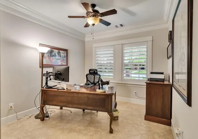 Photo 4 of Single family home for sale at 9 Robin Trl, Conroe, TX 77304 | MLS# 73735684 | Listing updated on 2026-08-19