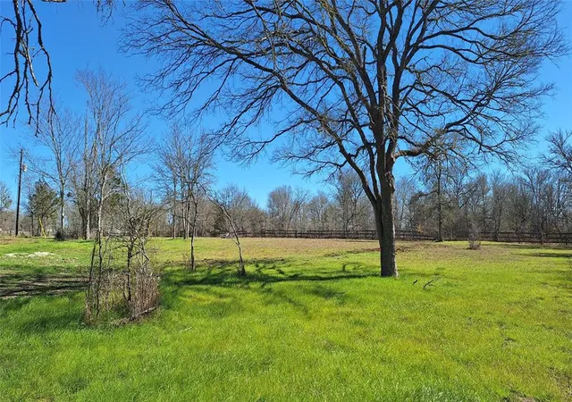 3rd image of 1284 Beaver Lake Dr, Caldwell, TX 77836 | MLS# 34040339