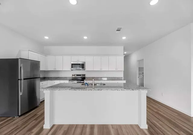 2nd image of 3305 Nautical Mile Dr, Dickinson, TX 77539 | MLS# 10872843
